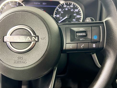 Used 2023 Nissan Rogue SV AWD/4WD image 19