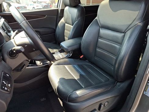 Used 2019 Kia Sorento EX image 13