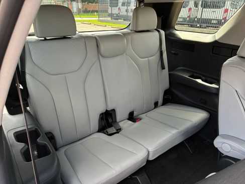 Used 2025 Hyundai Palisade SEL FWD image 26