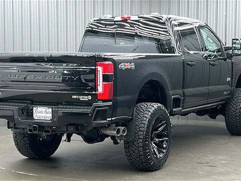 Used 2025 Ford F250 Platinum image 5