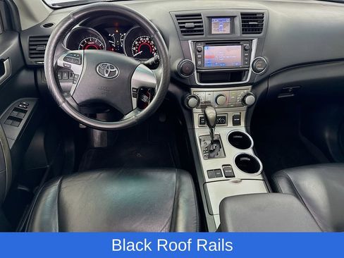 Used 2013 Toyota Highlander SE image 29