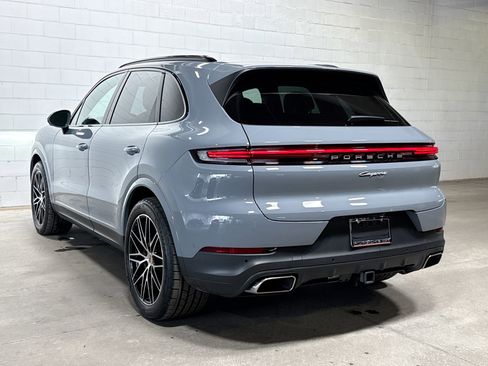 Certified 2026 Porsche Cayenne AWD/4WD image 3