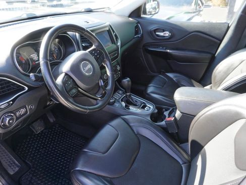 Used 2019 Jeep Cherokee Latitude Plus image 17