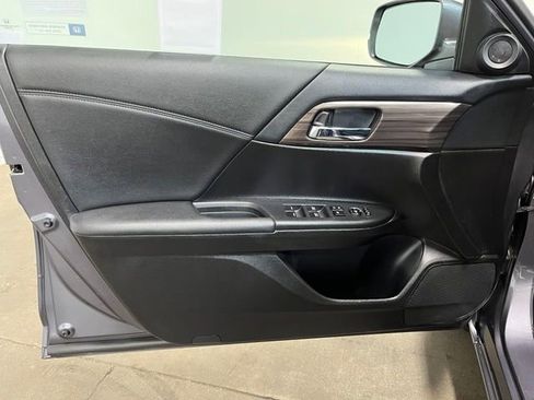 Used 2017 Honda Accord EX image 20