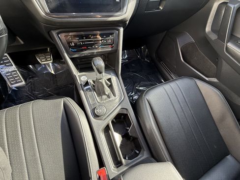Used 2023 Volkswagen Tiguan SE R-Line image 28