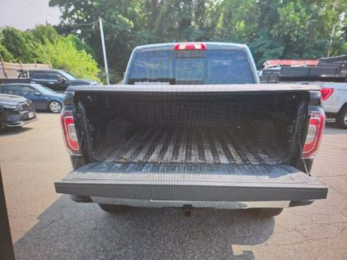 Used 2017 GMC Sierra 1500 SLT w/ SLT Premium Package AWD/4WD image 11