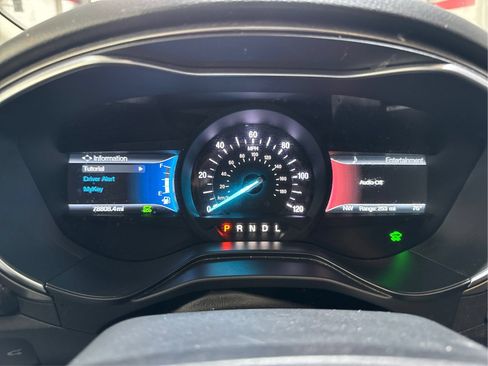 Used 2019 Ford Fusion SE FWD image 16