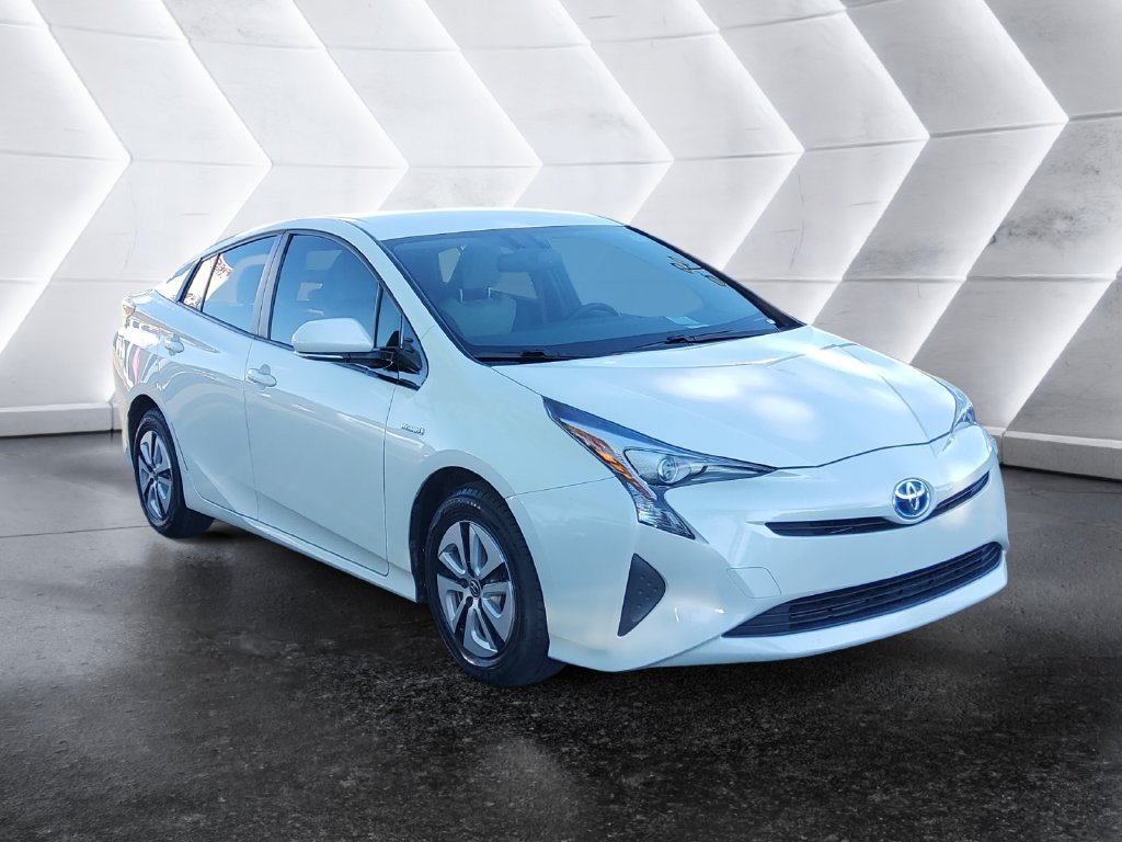 Used 2016 Toyota Prius Four FWD image 1