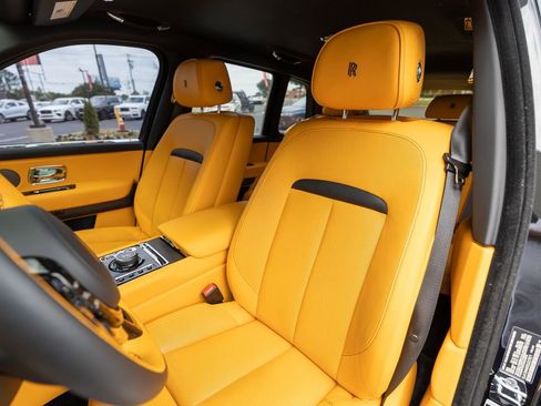 Used 2025 Rolls-Royce Cullinan AWD/4WD image 43