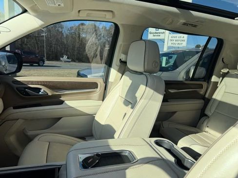 Certified 2022 GMC Yukon XL Denali image 19