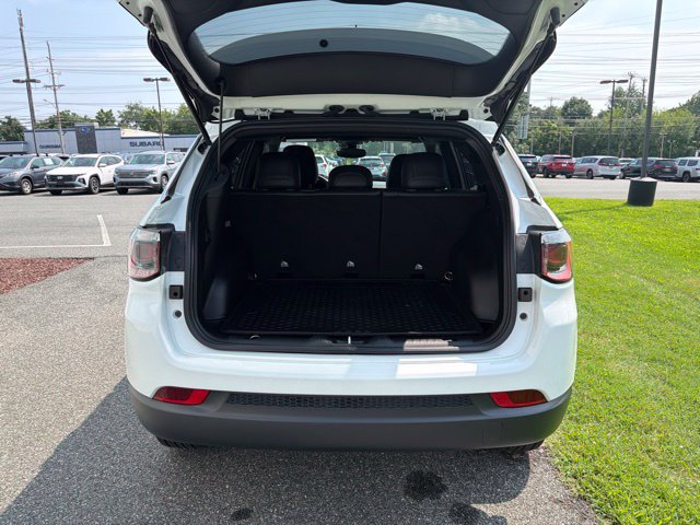 Used 2023 Jeep Compass Latitude AWD/4WD image 8