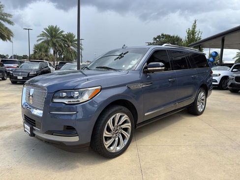 Used 2023 Lincoln Navigator L Reserve AWD/4WD image 4