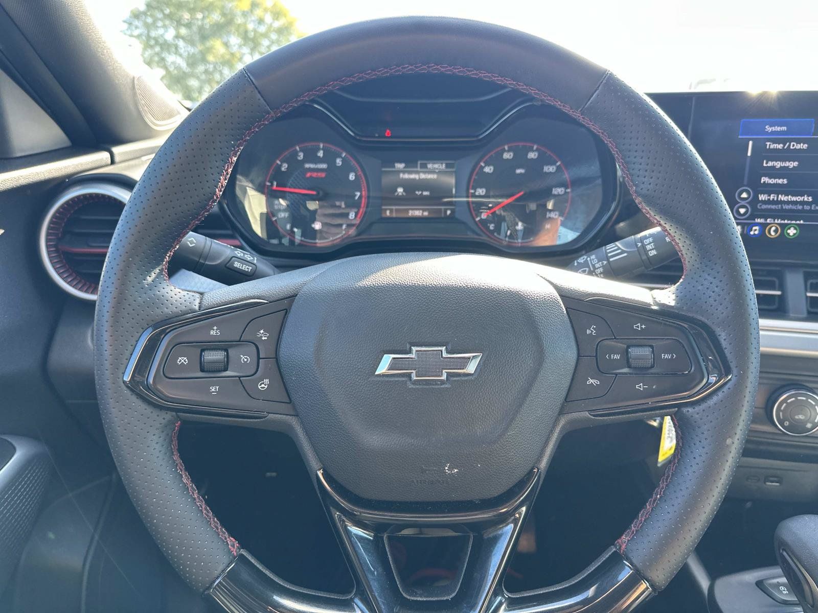 Certified 2025 Chevrolet Trax RS w/ Driver Confidence Package FWD image 19