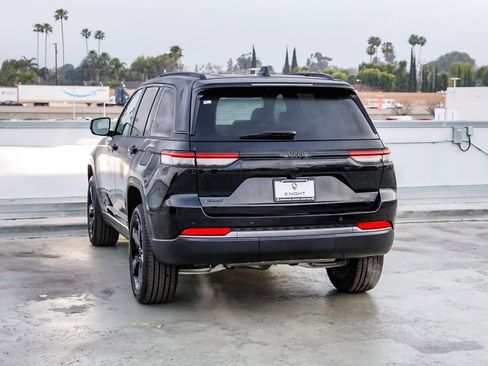 New 2026 Jeep Grand Cherokee Limited w/ Limited Altitude Package AWD/4WD image 7