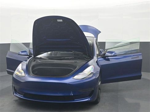 Used 2023 Tesla Model 3 Standard Range image 35