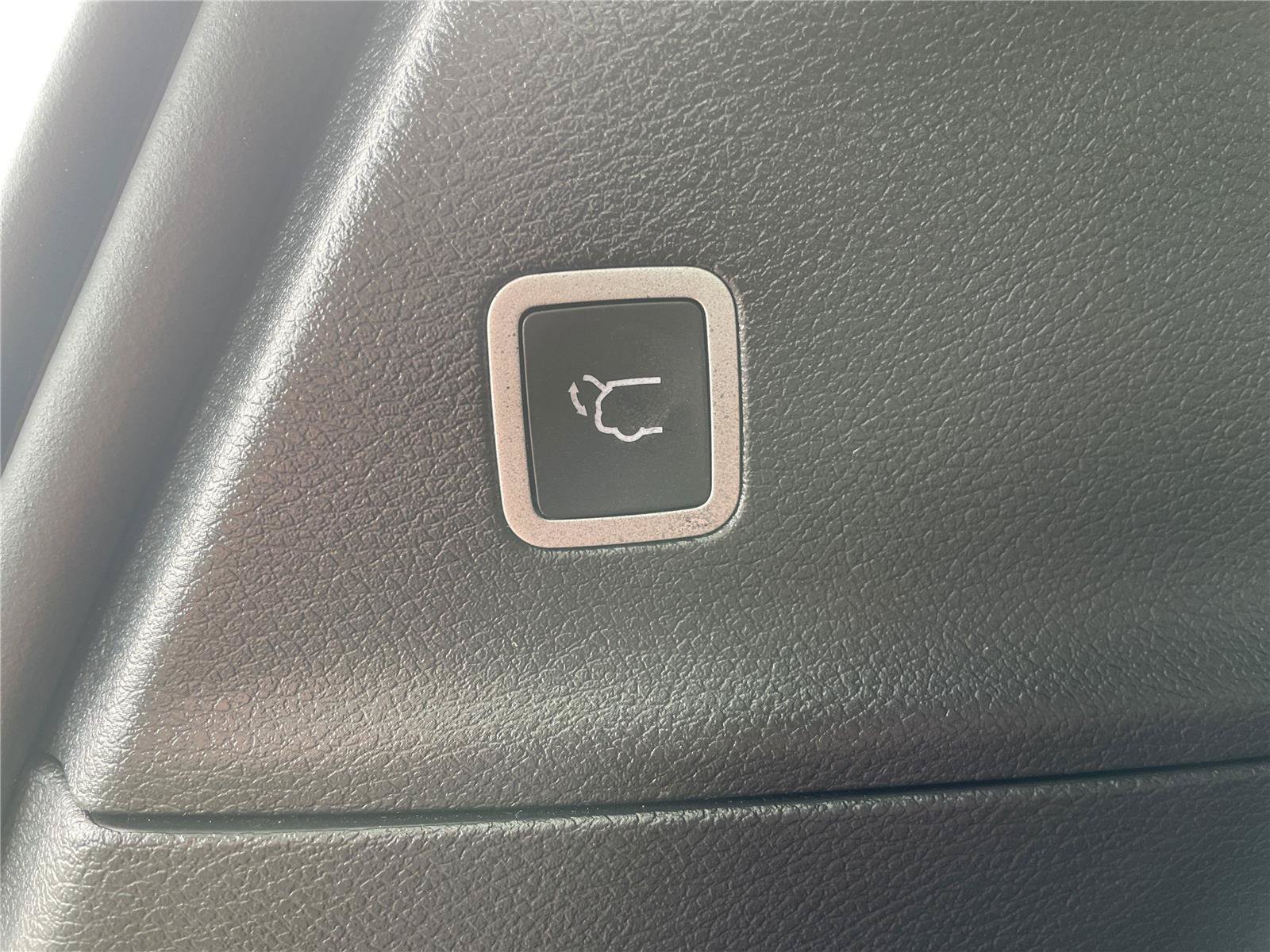 Used 2025 Chrysler Pacifica Select FWD image 34