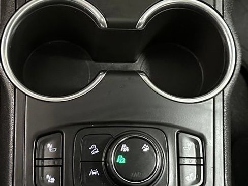 Used 2020 GMC Terrain SLT w/ Preferred Package AWD/4WD image 17