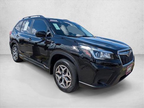 Used 2019 Subaru Forester Premium AWD/4WD image 3