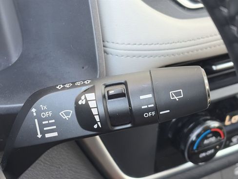 Used 2025 Nissan Rogue SV AWD/4WD image 21