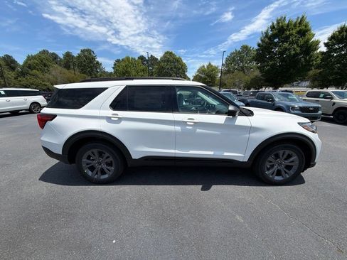 New 2026 Ford Explorer Active w/ Active Comfort Package AWD/4WD image 15
