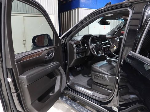 Used 2021 Chevrolet Suburban Z71 AWD/4WD image 20