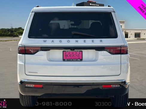 Used 2023 Jeep Wagoneer 4WD image 4