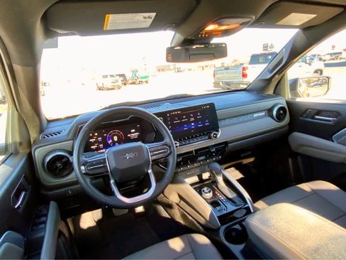 Certified 2025 Chevrolet Colorado ZR2 w/ Technology Package image 38