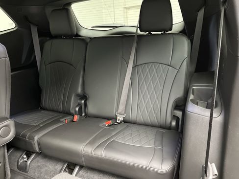Certified 2024 Buick Enclave Avenir w/ Trailering Package, 5000 lbs. AWD/4WD image 16