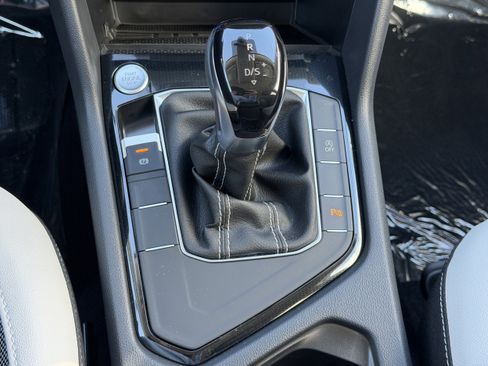 New 2026 Volkswagen Taos SE FWD image 25