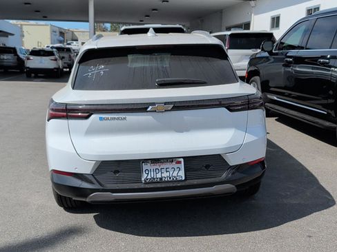 Used 2025 Chevrolet Equinox EV LT image 4