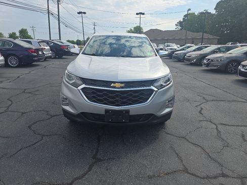 Used 2020 Chevrolet Equinox LT AWD/4WD image 2