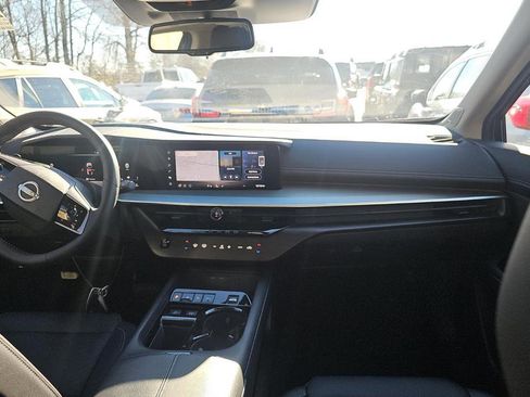 Used 2025 Nissan Murano SL image 2