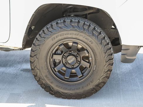 Used 2021 Toyota Tacoma SR5 RWD image 10