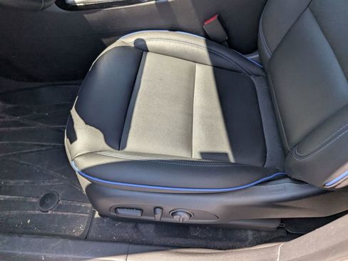 Used 2025 Buick Envista Sport Touring w/ Convenience I Package FWD image 24