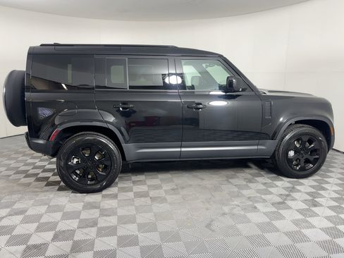 New 2026 Land Rover Defender 110 S image 7