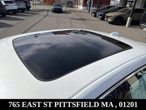 Used 2018 Volvo S90 T6 Inscription image 12