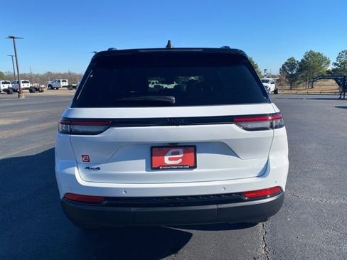 New 2025 Jeep Grand Cherokee Limited image 6