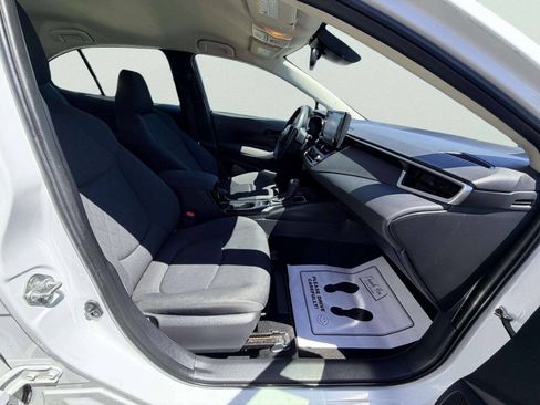 Used 2022 Toyota Corolla LE FWD image 28