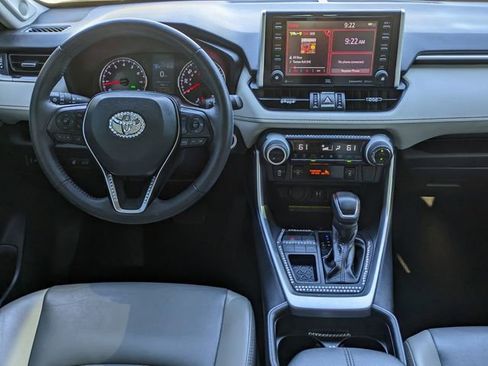 Used 2019 Toyota RAV4 XLE Premium image 27