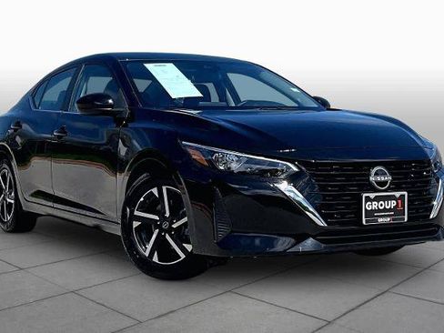 Certified 2025 Nissan Sentra SV FWD image 3