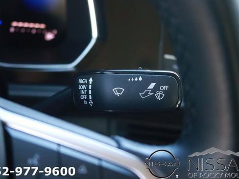 Used 2024 Volkswagen Jetta SE image 24