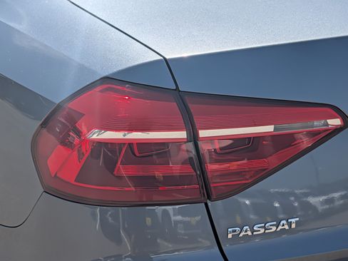 Used 2016 Volkswagen Passat 1.8T R-Line FWD image 17