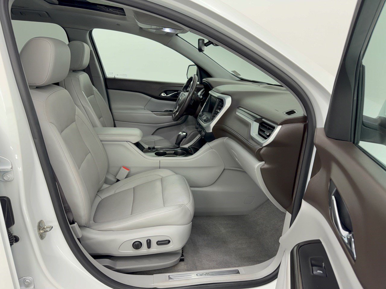Used 2017 GMC Acadia SLT FWD image 30