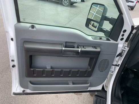 Used 2012 Ford F550 4x4 Regular Cab Super Duty w/ Payload Upgrade Pkg image 7