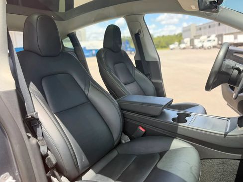 Used 2023 Tesla Model Y Long Range AWD/4WD image 24