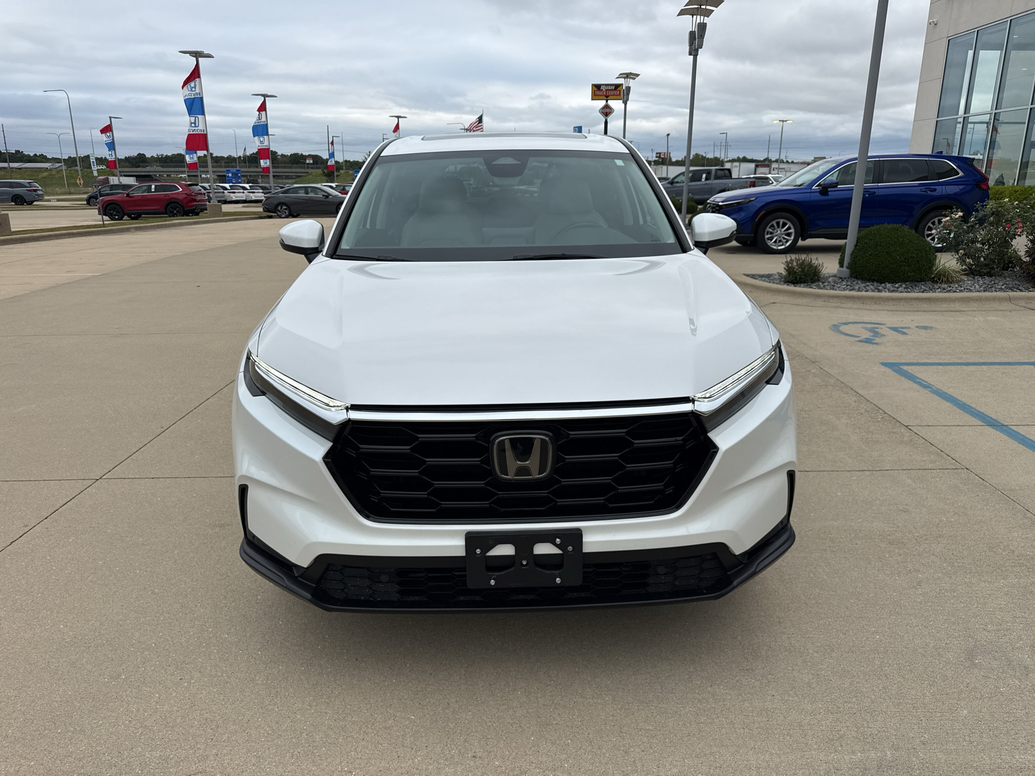Used 2024 Honda CR-V EX-L image 2