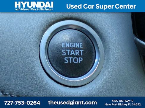 Used 2020 Toyota Highlander XLE FWD image 43