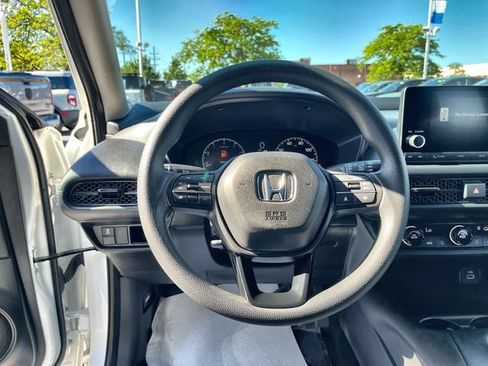 Used 2025 Honda HR-V LX image 19