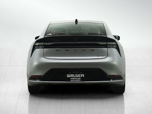 Used 2025 Toyota Prius Plug-In Hybrid image 4