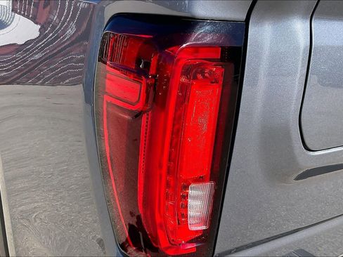 Used 2020 GMC Sierra 1500 SLT image 28